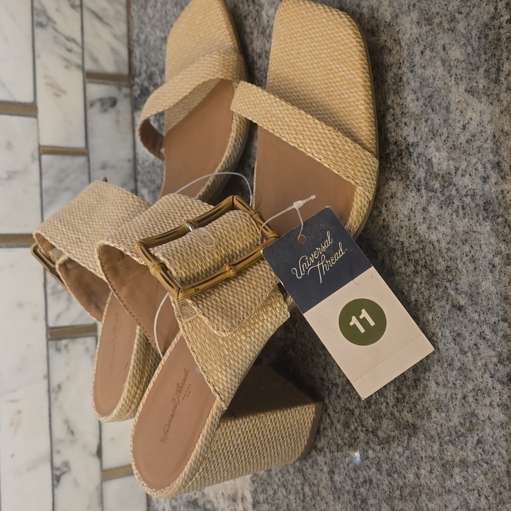 Universal Thread Bristol Bamboo Buckle Sandals